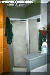 bathroom1.jpg (21039 bytes)