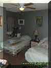 bedroom2.jpg (25985 bytes)
